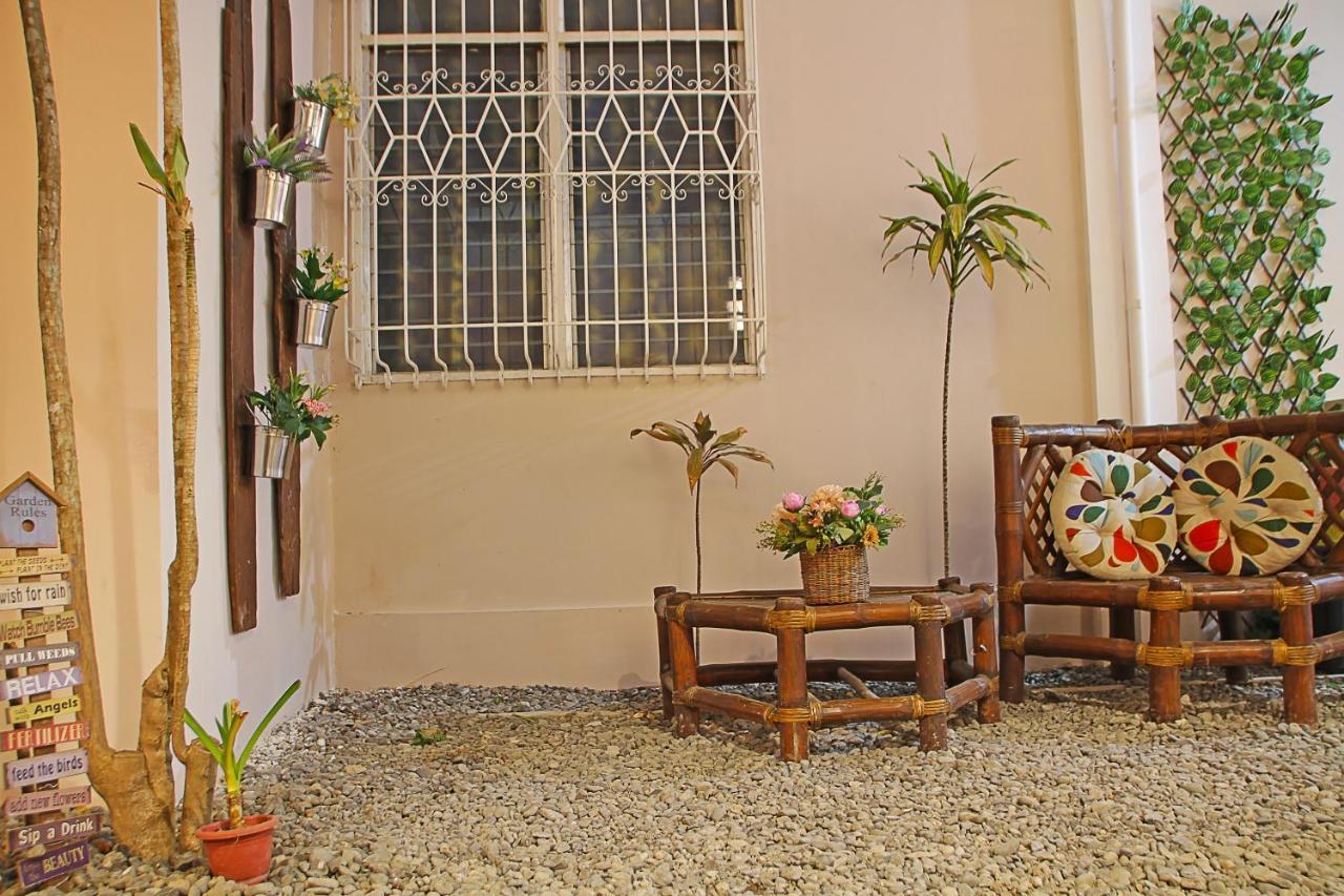 Prim Travellers Inn Coron Exterior foto